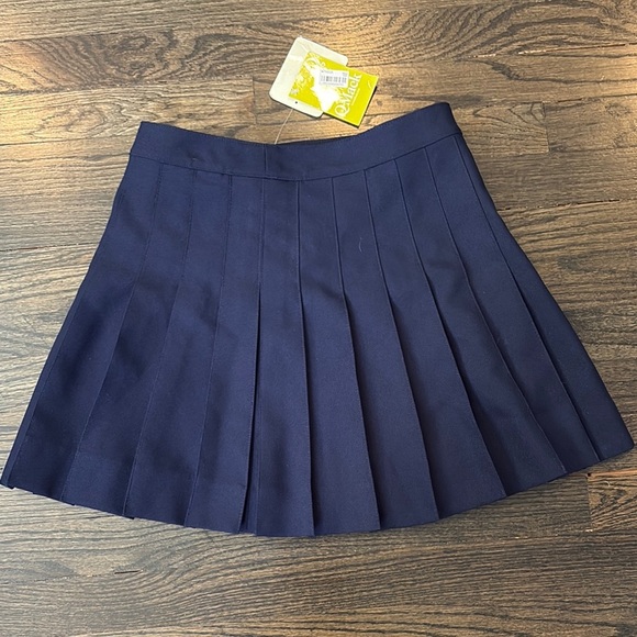 NWT- Juniors Navy Blue Pleated Skirt by Q Mack ( size XS) - Picture 5 of 7
